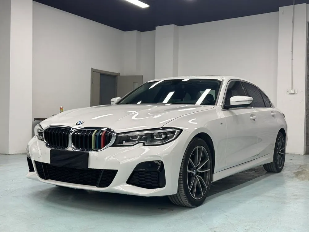 BMW 3-Series, 2022