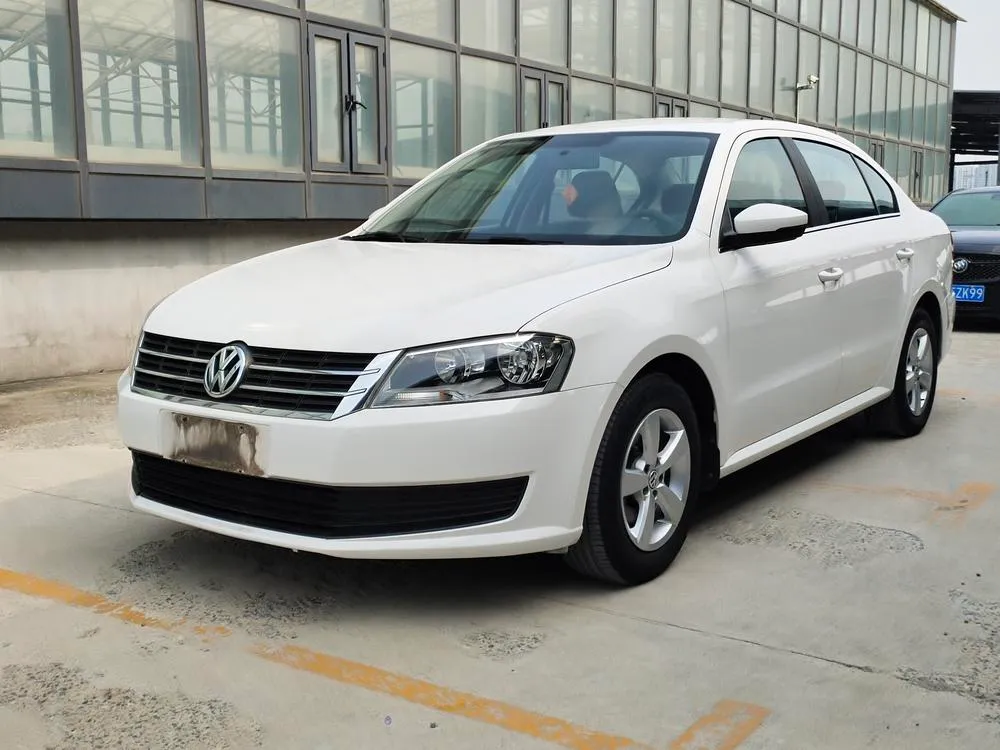 Volkswagen Lavida Facelift Classic 1.6L Auto Style Edition, 2013 — фото 1