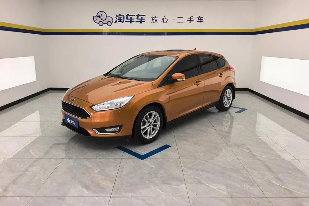 Ford Focus Hatchback 1.6L Auto Style Version Edition, 2017 — фото 1