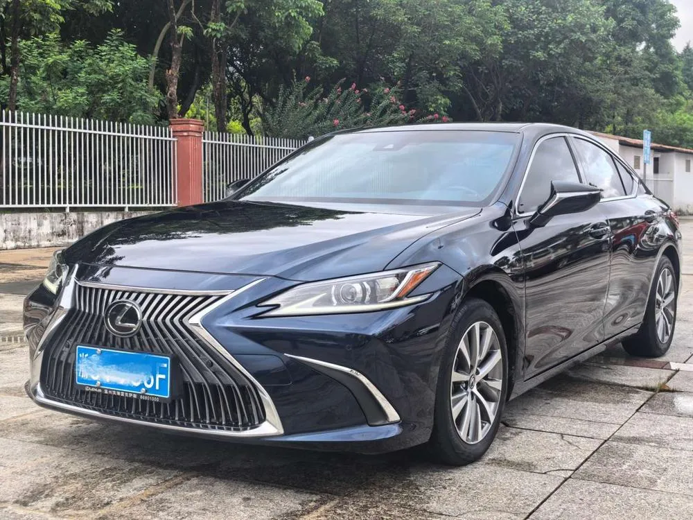 Lexus ES 200 Edition CN6, 2020 — фото 1