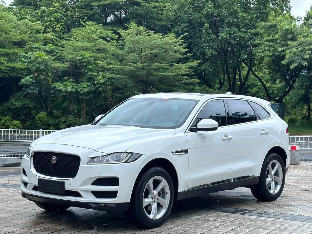 Jaguar F-PACE 2.0T 2WD R-Sport, 2016 — фото 1