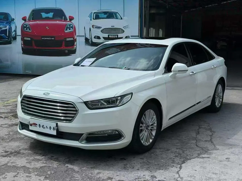 Ford Taurus, 2015