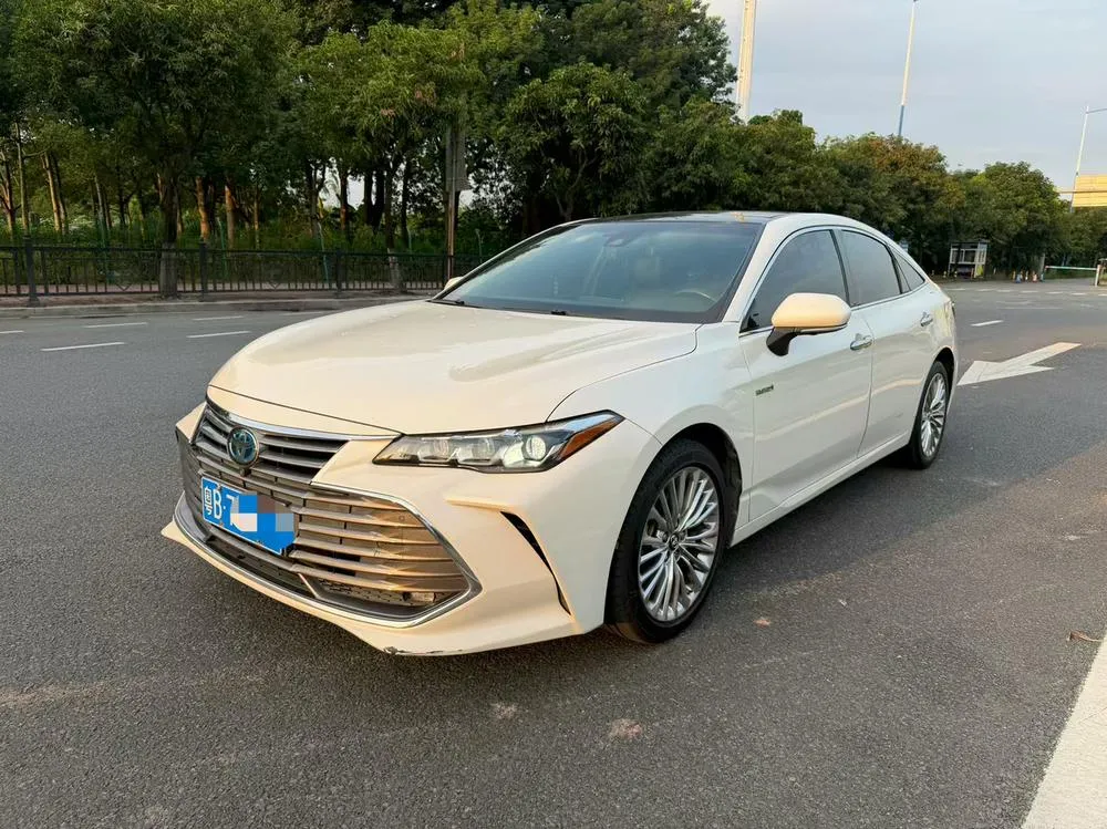 Toyota Avalon Dual Engine 2.5L XLE Premium Edition CN6, 2019 — фото 1