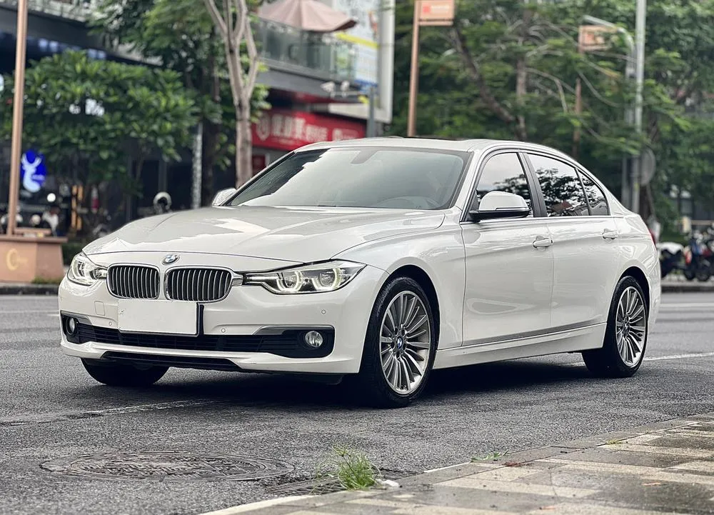 BMW 3-Series, 2019