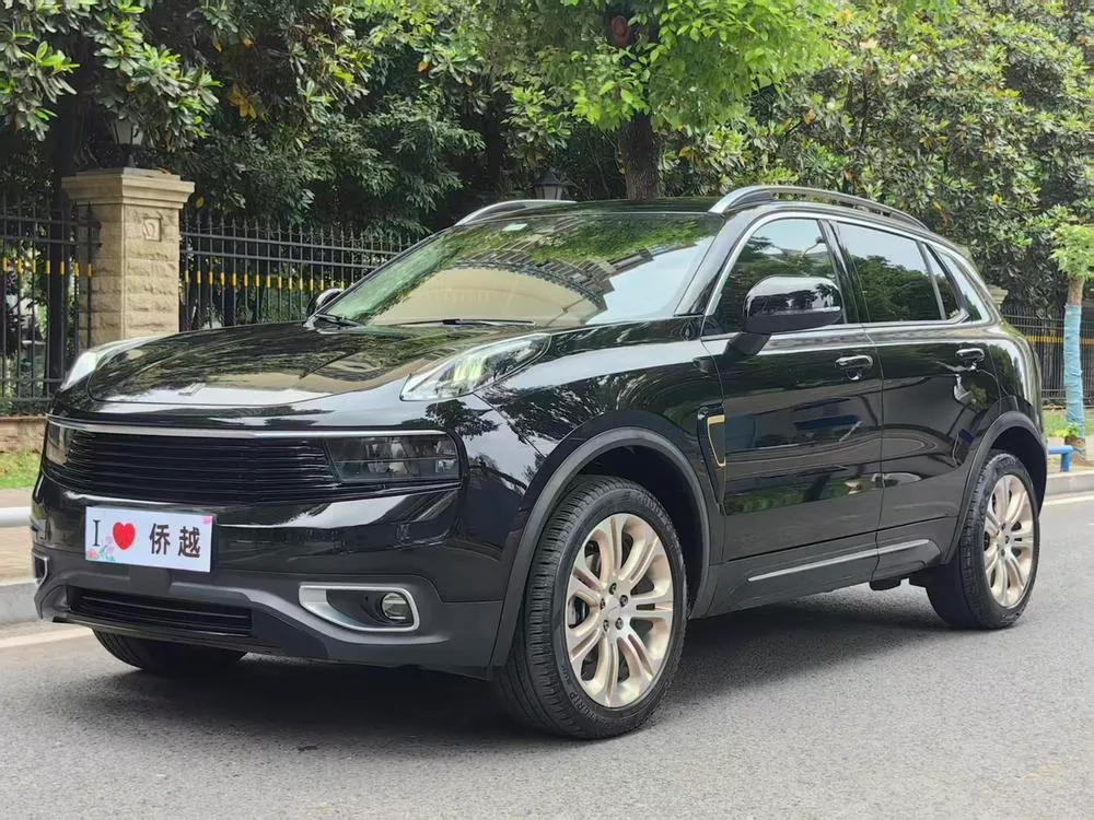 Lynk & Co 01 2.0T 2WD Version Pro Edition, 2017 — фото 1