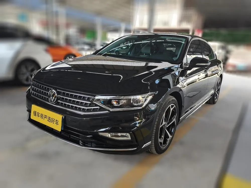 Volkswagen Magotan 200 Anniversary Edition 330TSI DSG Luxury Version, 2023 — фото 1