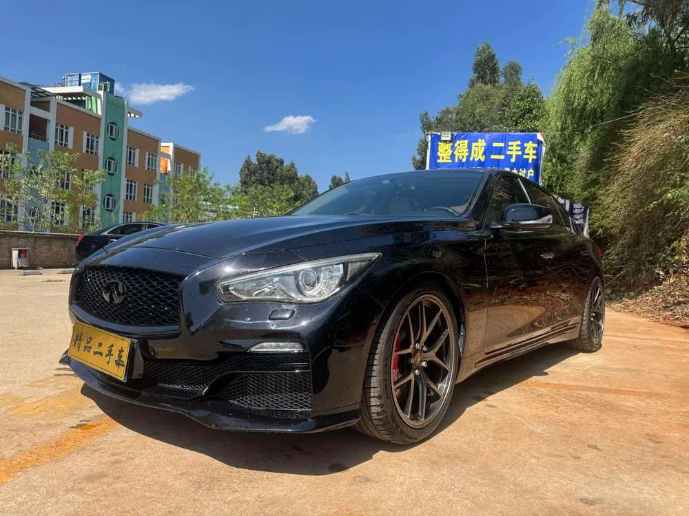 Infiniti Q50L, 2015