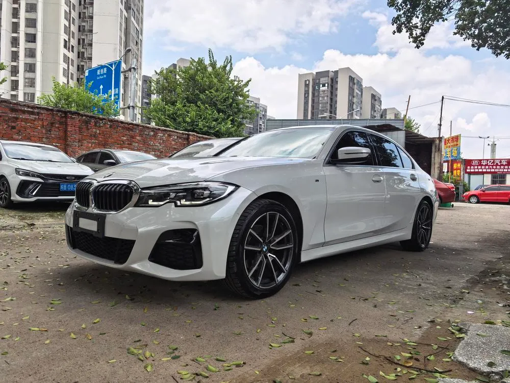 BMW 3-Series, 2022