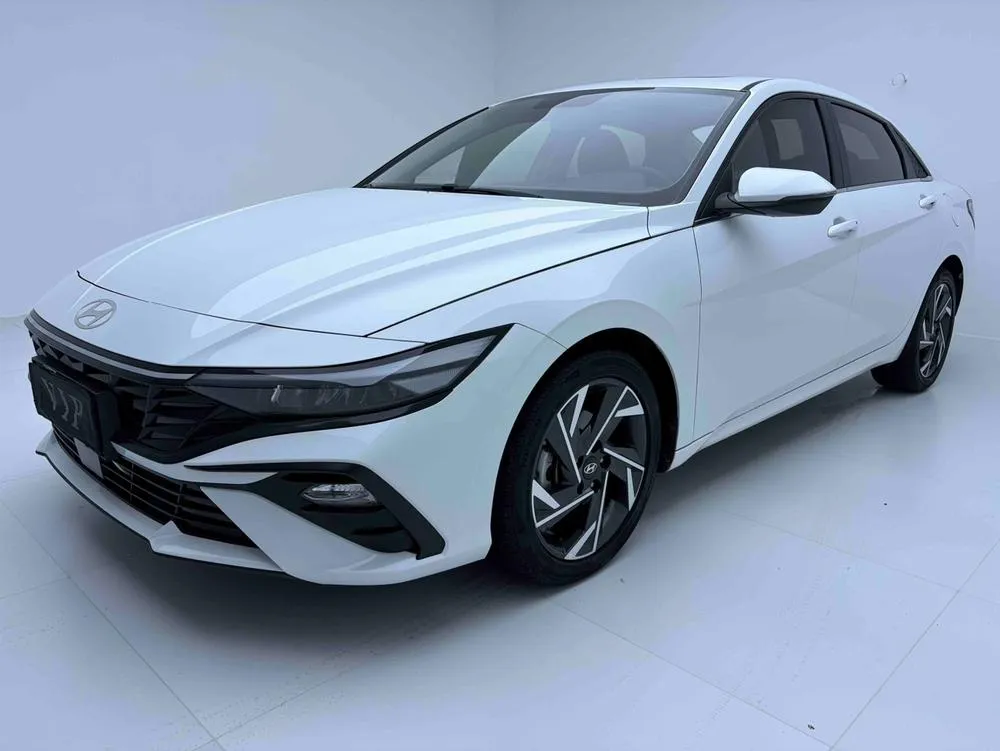 Hyundai Elantra, 2023