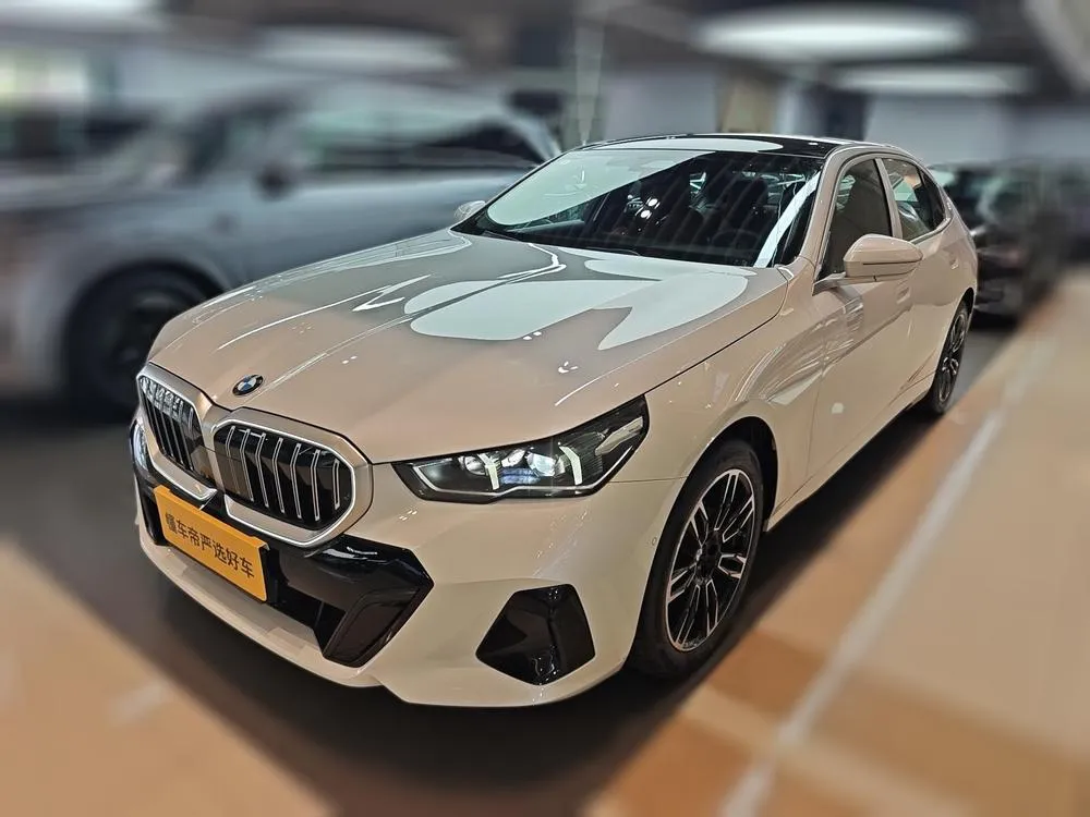 BMW 5-Series, 2025