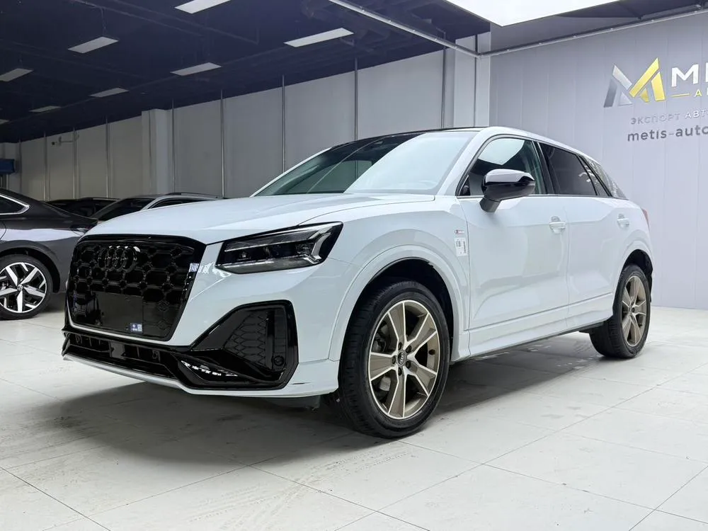 Audi Q2L, 2022