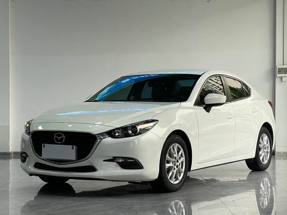 Mazda 3 Axela Hatchback 1.5L Auto Comfort Version CN5, 2017 — фото 1