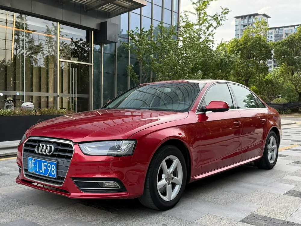 Audi A4L 35 TFSI Auto Standard Version, 2013 — фото 1