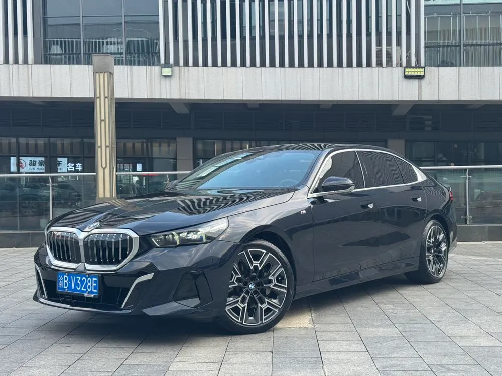 BMW 5-Series, 2024