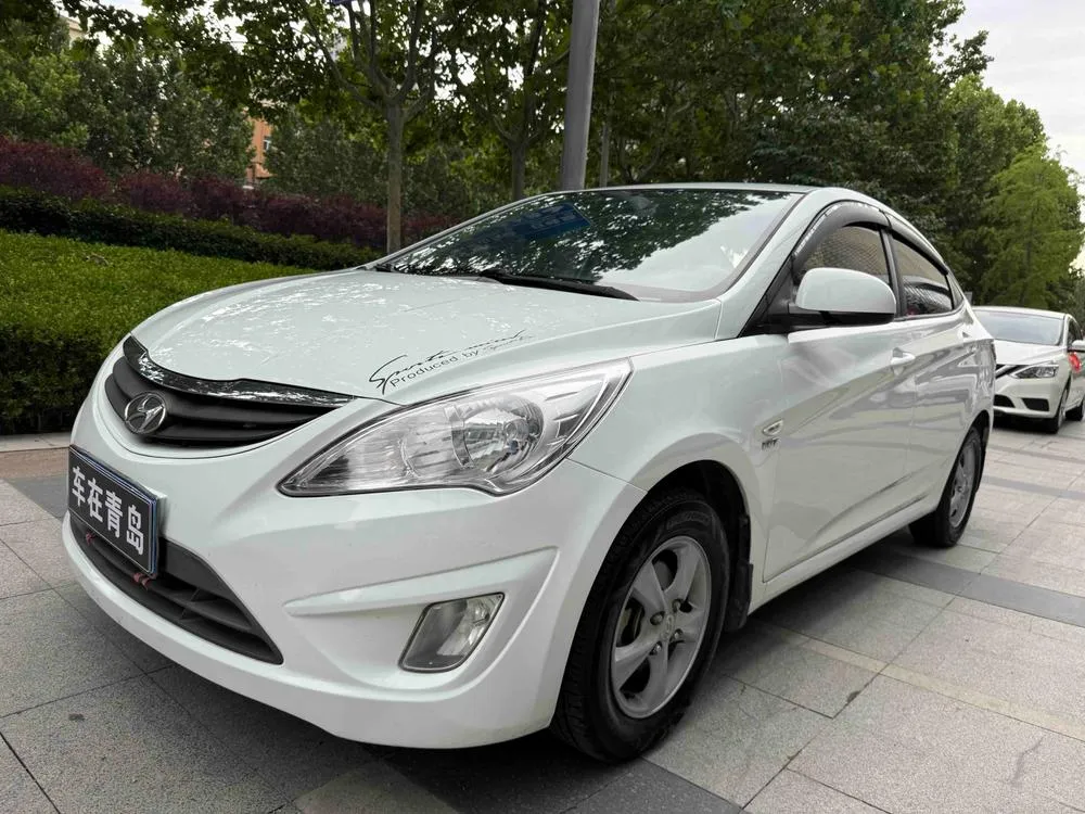 Hyundai Verna, 2011