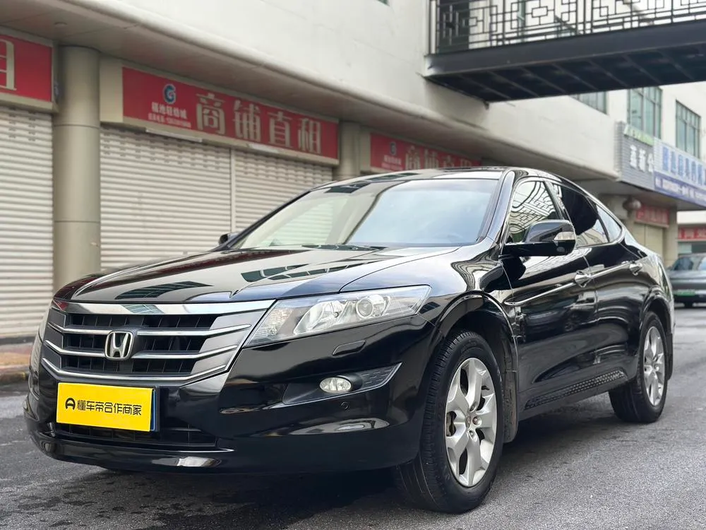 Honda Crosstour 2.4L Prestige Edition, 2012 — фото 1