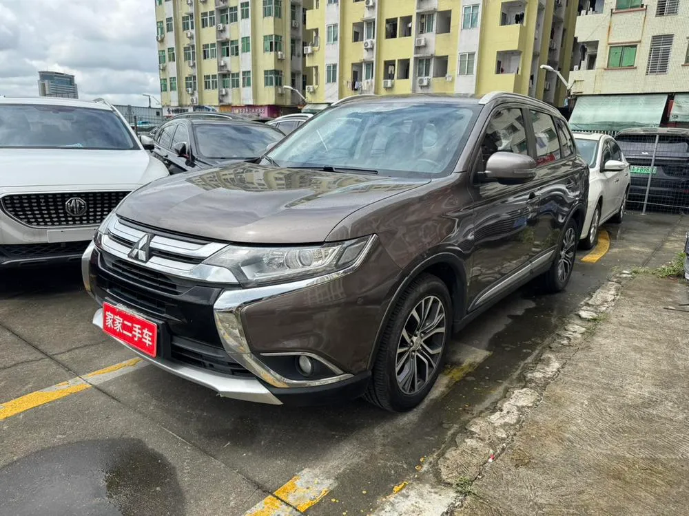 Mitsubishi Outlander 2.0L 2WD Glory Edition 5 Seater, 2018 — фото 1