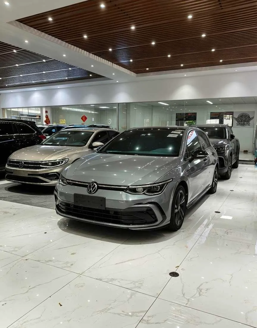 Volkswagen Golf, 2023
