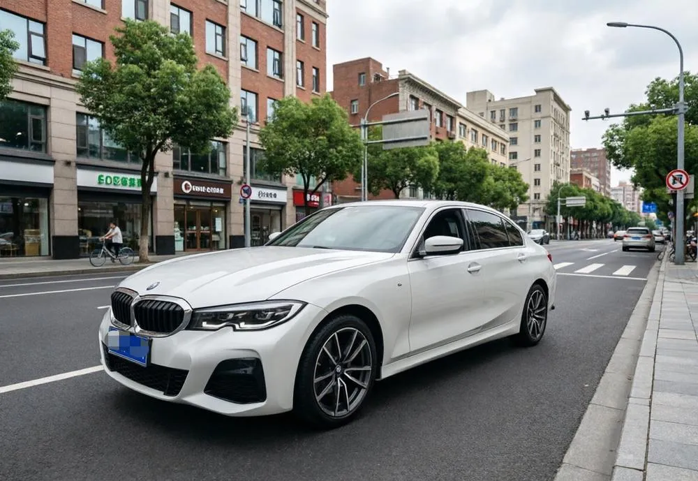 BMW 3-Series, 2022