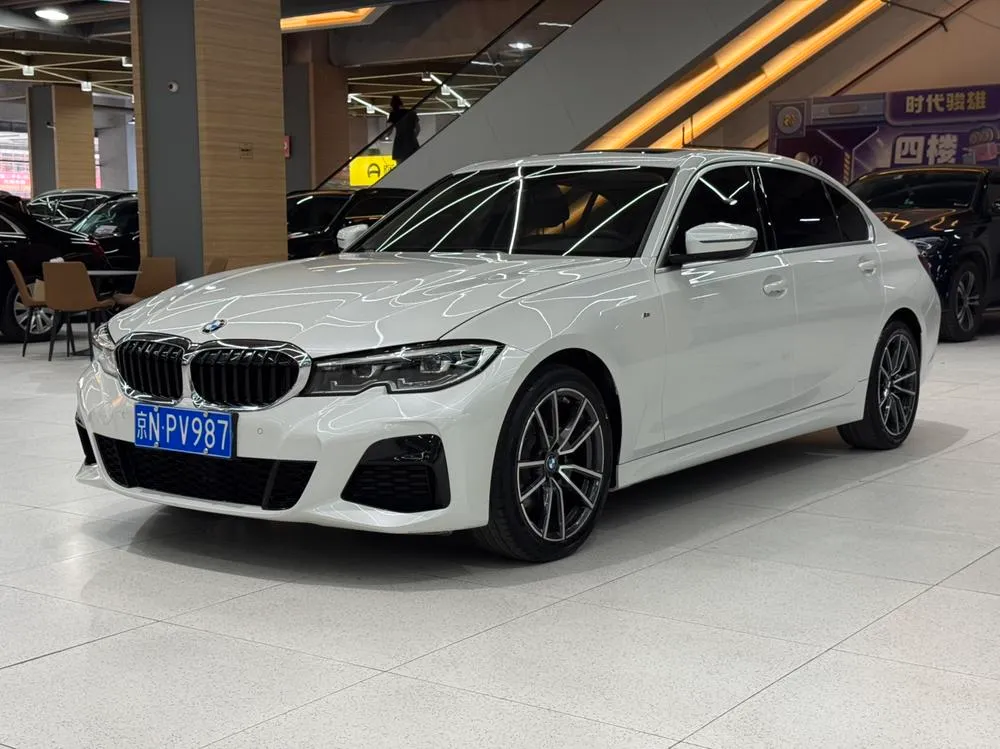 BMW 3-Series, 2022