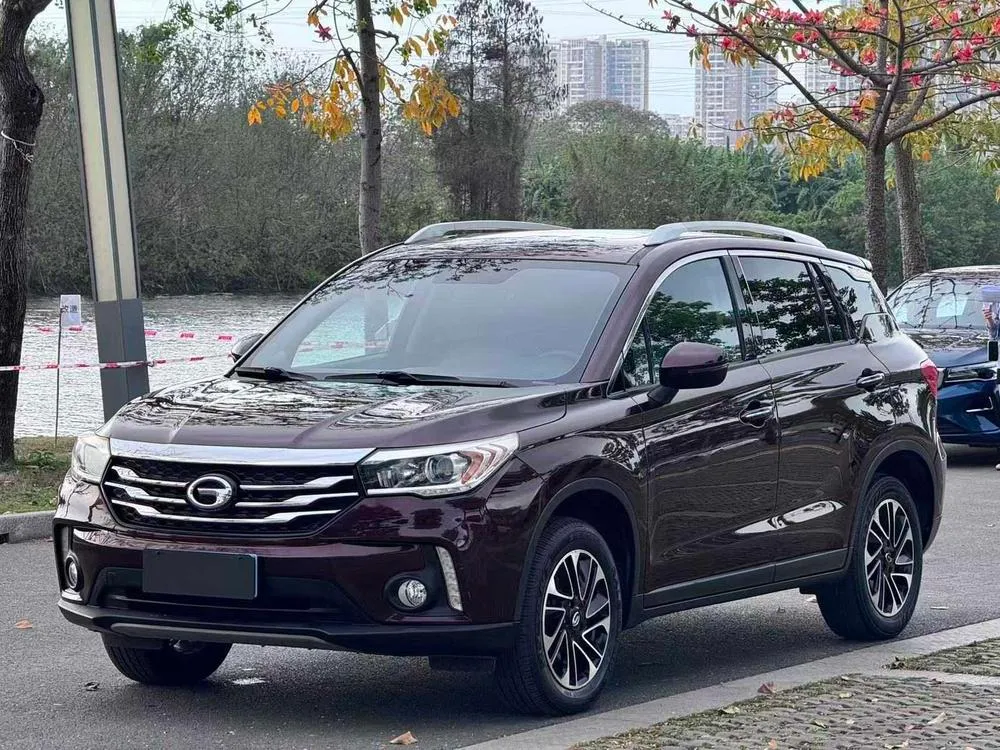 GAC Trumpchi Trumpchi GS4 235T Auto 2WD Luxury Smart Connected Edition, 2017 — фото 1