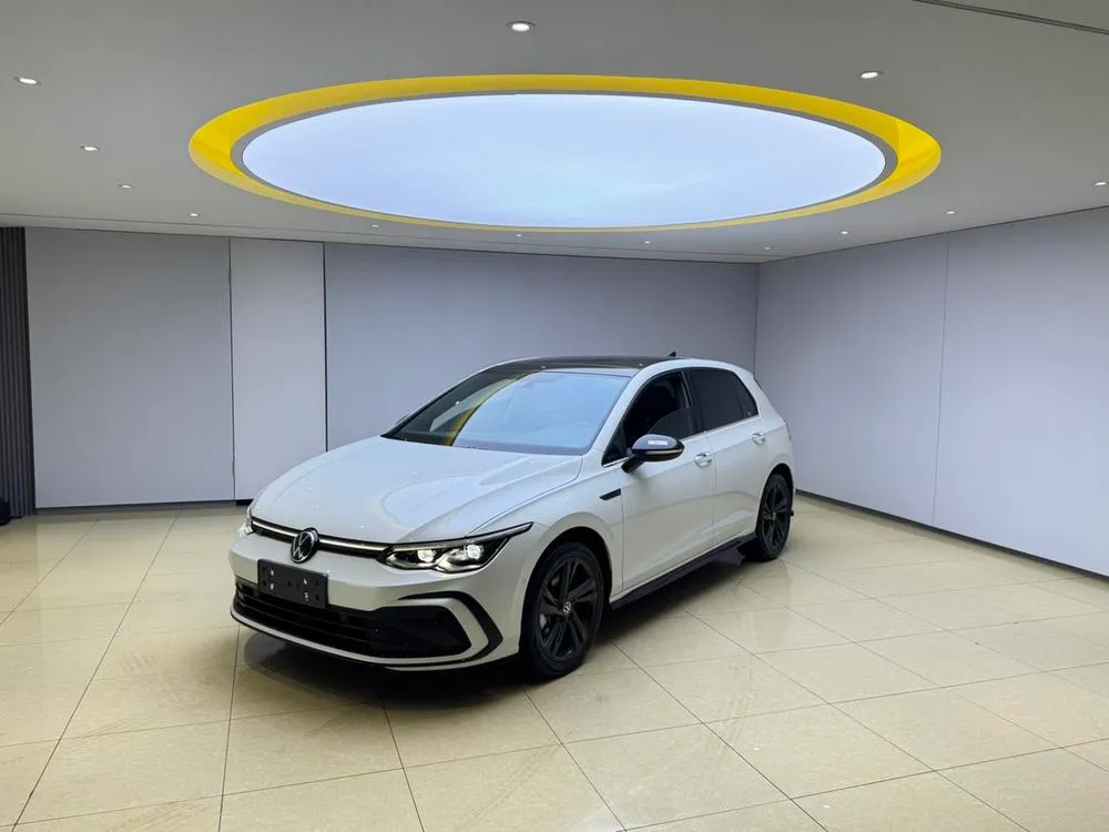 Volkswagen Golf, 2023
