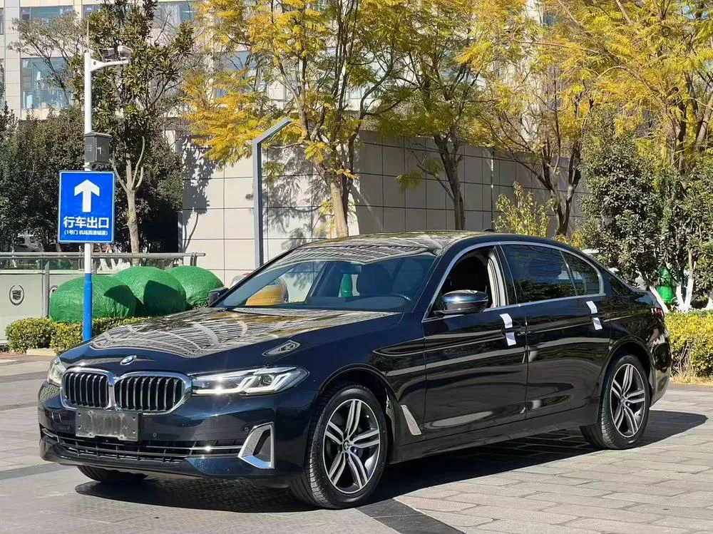 BMW 5-Series, 2022