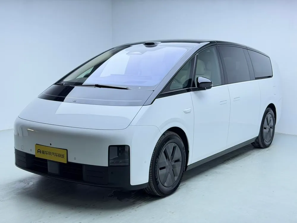 Li Auto MEGA, 2025