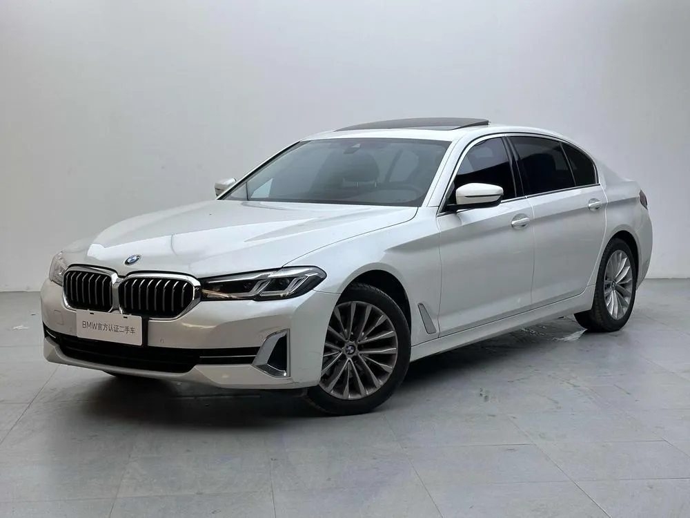 BMW 5-Series, 2022