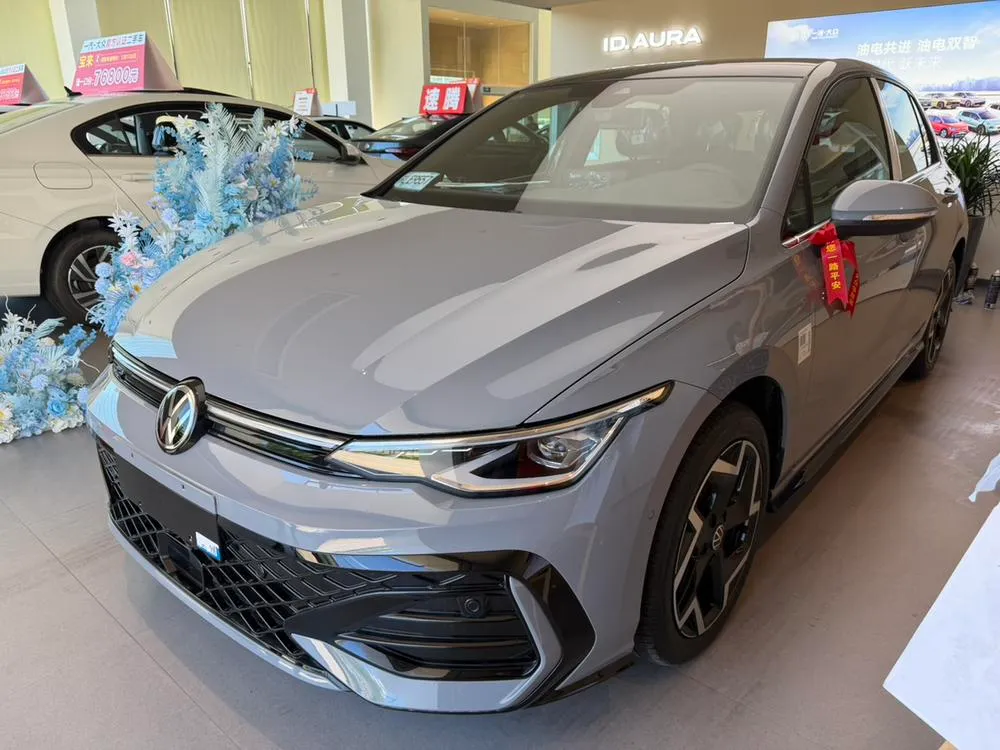 Volkswagen Golf, 2025