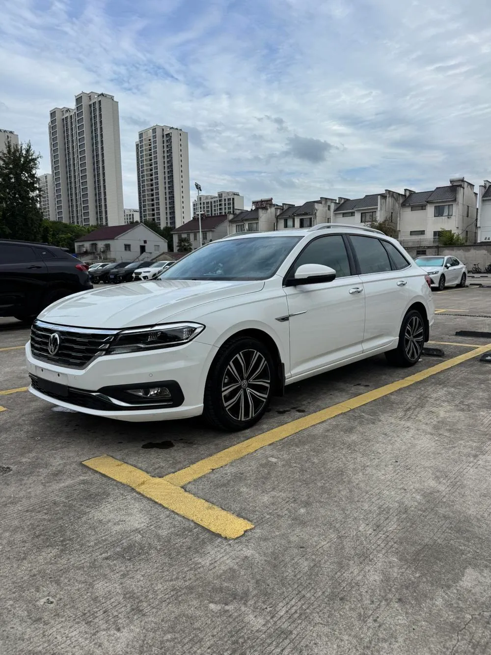 Volkswagen Lavida хэтчбек 280TSI DSG Люкс нормы China V, 2018 — фото 1