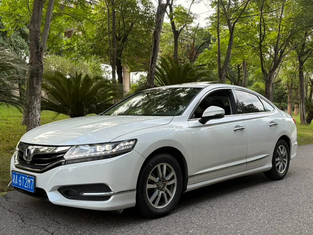 Honda Spirior 2.0L Classic Edition, 2017 — фото 1