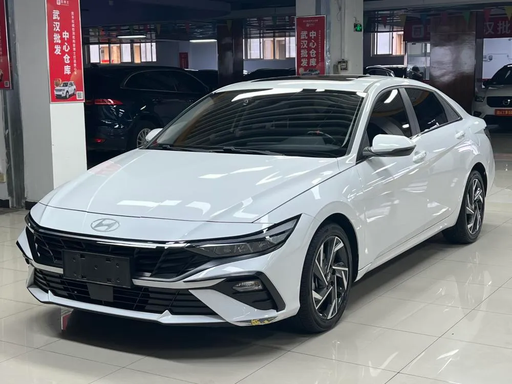 Hyundai Elantra, 2023