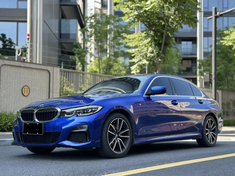 BMW 3-Series, 2022