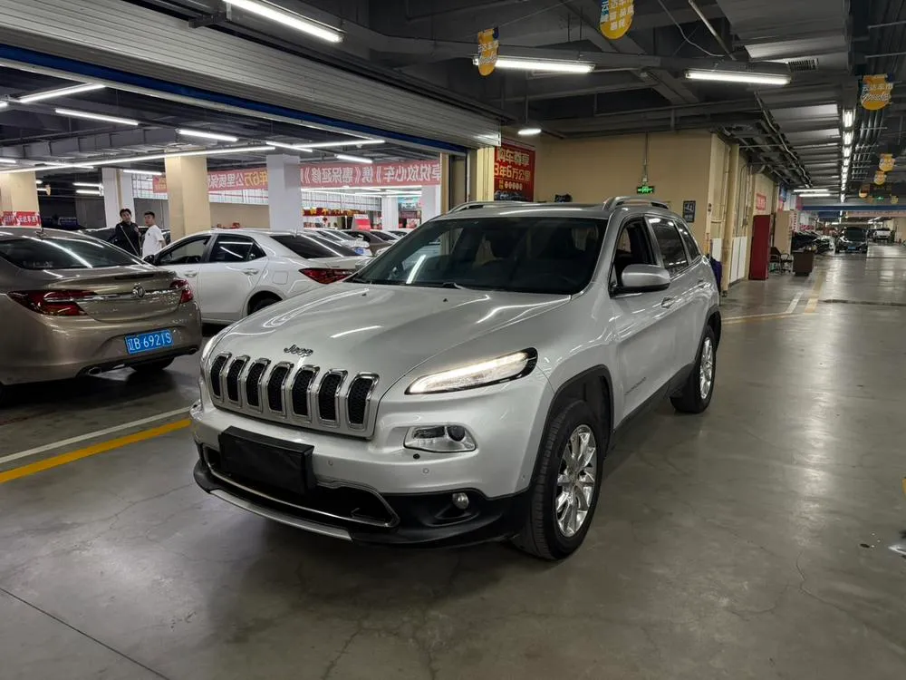 Jeep Cherokee, 2016