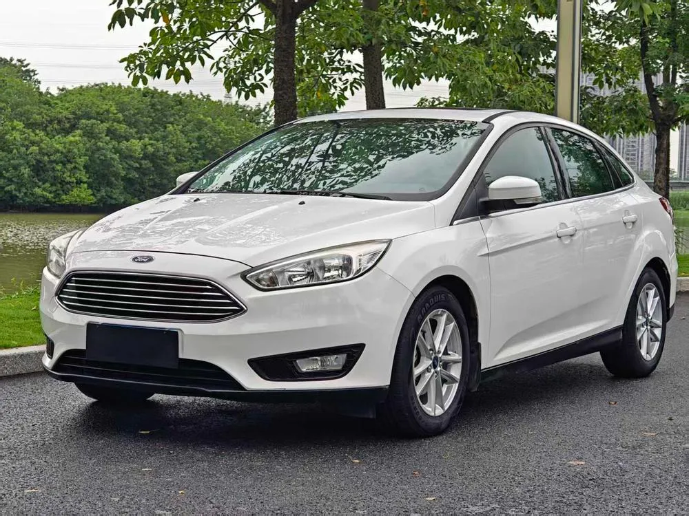 Ford Focus Sedan EcoBoost 180 Auto Flagship Version, 2015 — фото 1