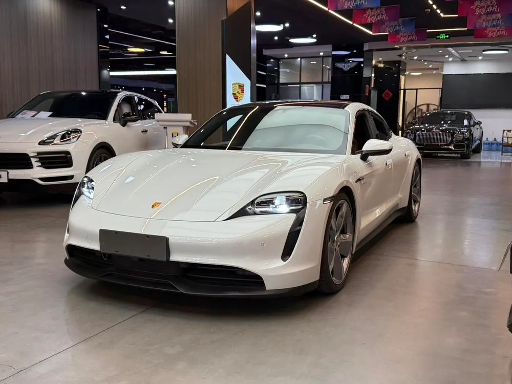 Porsche Taycan, 2022