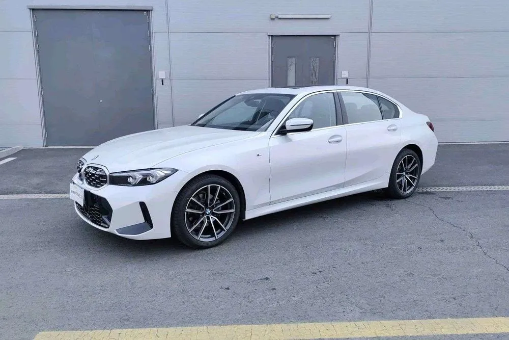 BMW 3-Series, 2025