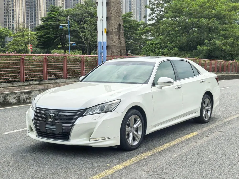 Toyota Crown 2.0T Fashion Edition, 2015 — фото 1