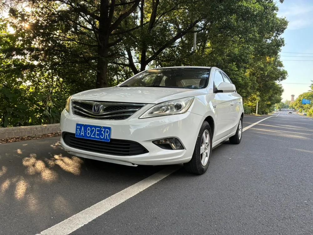 Changan Eado 1.6L Manual Elite Version CN4, 2013 — фото 1