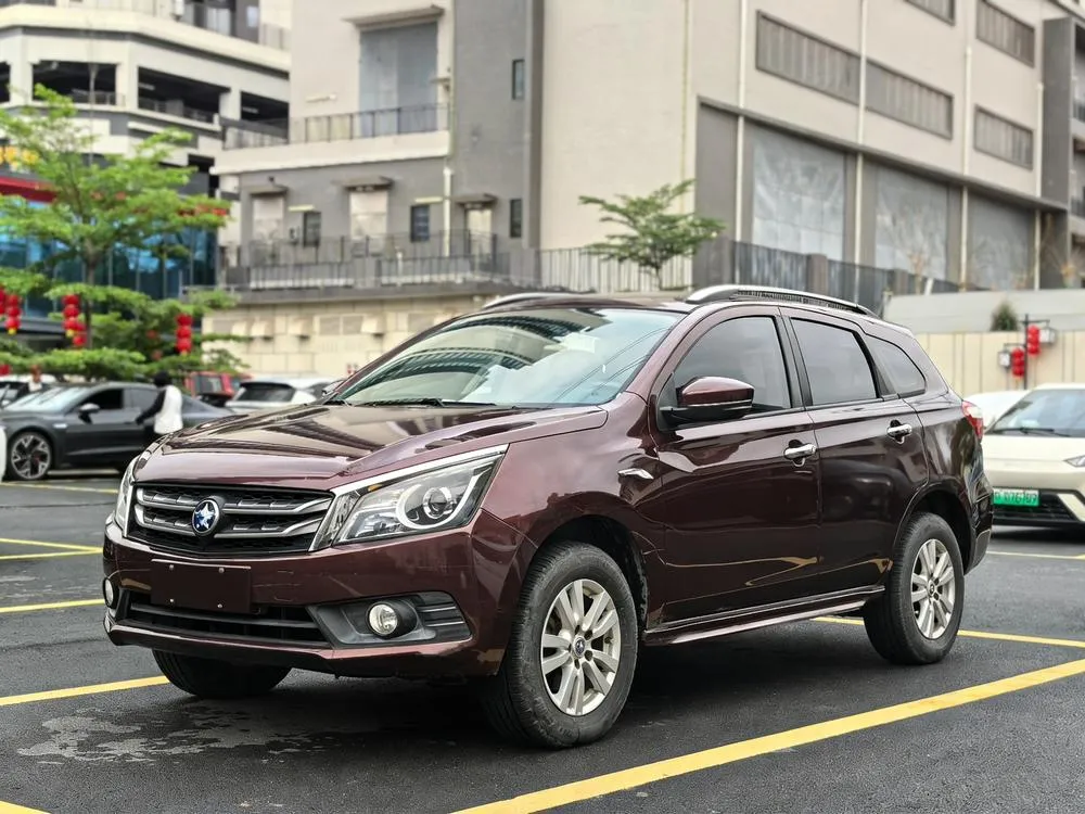 Venucia T70 2.0L CVT Edition, 2016 — фото 1