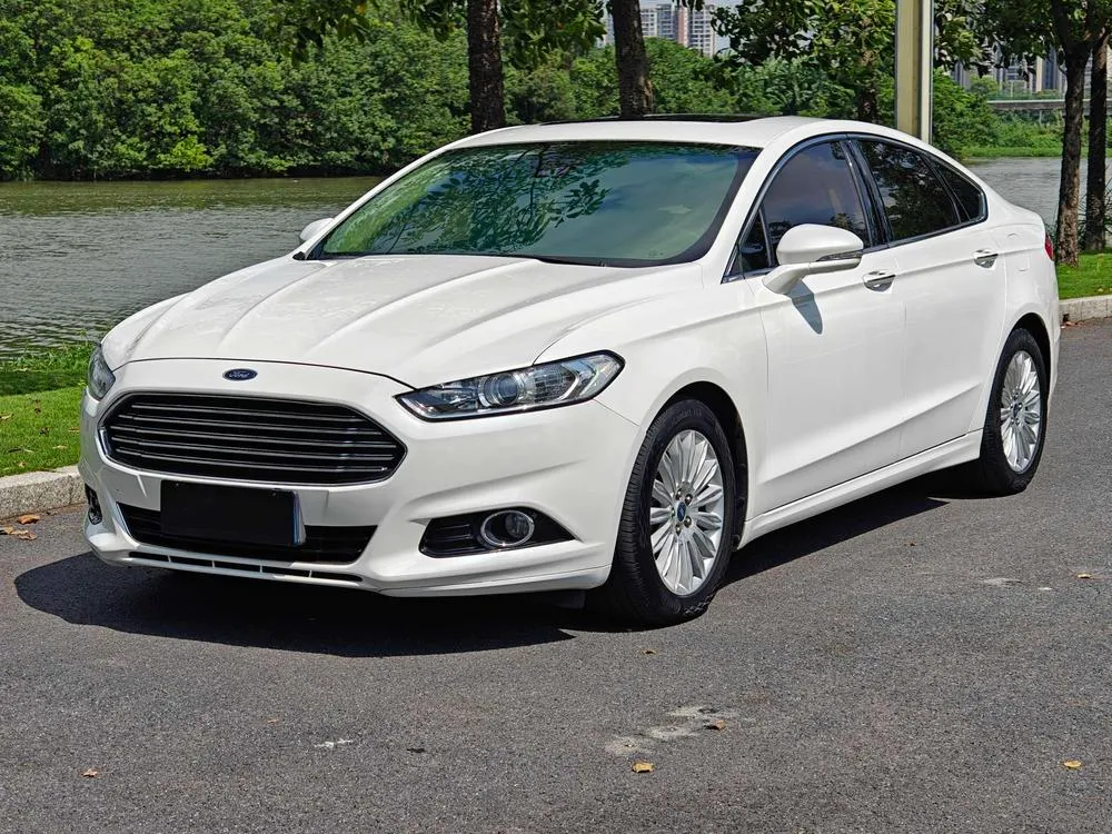 Ford Mondeo 2.0L GTDi200 Fashion Version, 2013 — фото 1