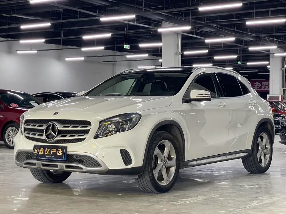 Mercedes-Benz GLA GLA 200 Version, 2018 — фото 1