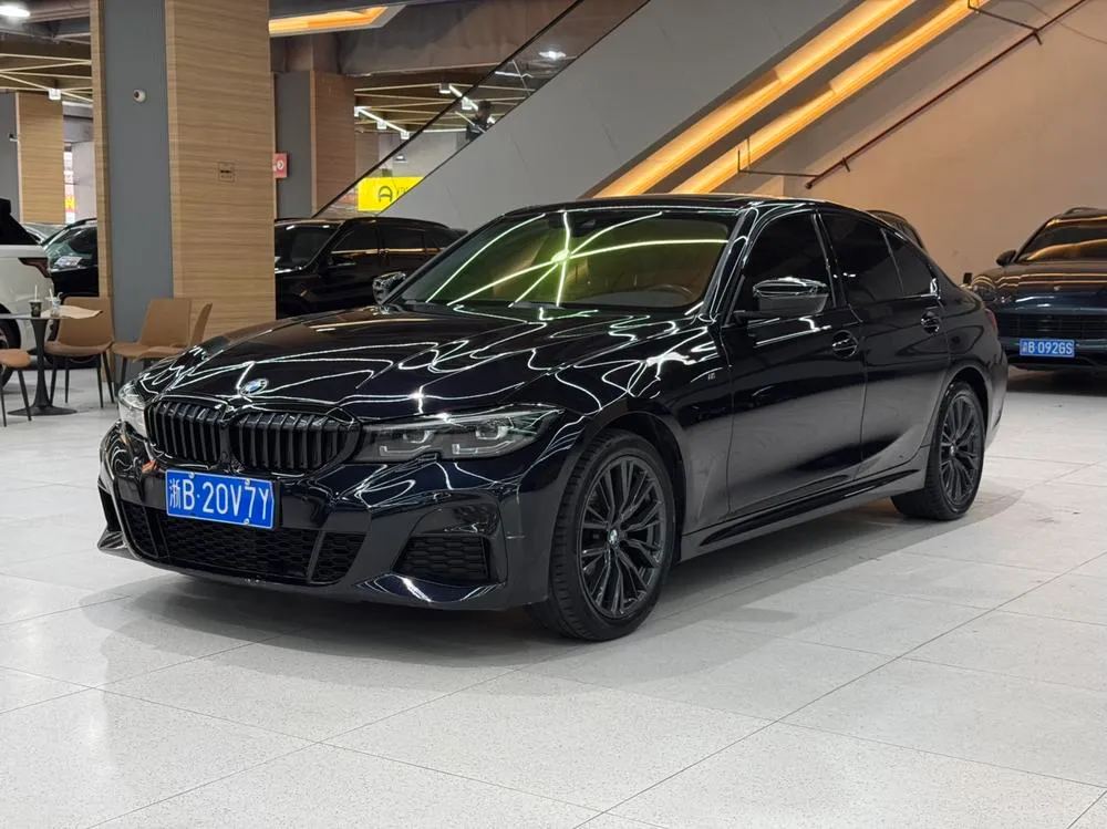 BMW 3-Series, 2022