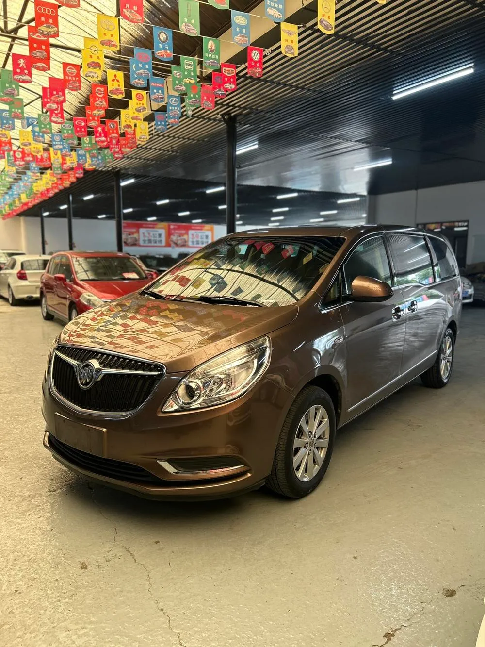 Buick GL8 28T Luxury Version CN6, 2018 — фото 1