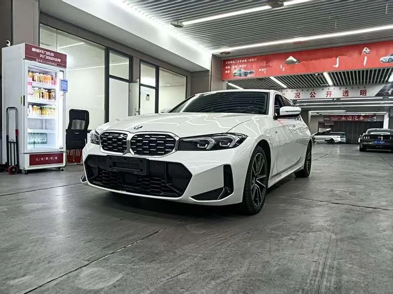 BMW 3-Series, 2025