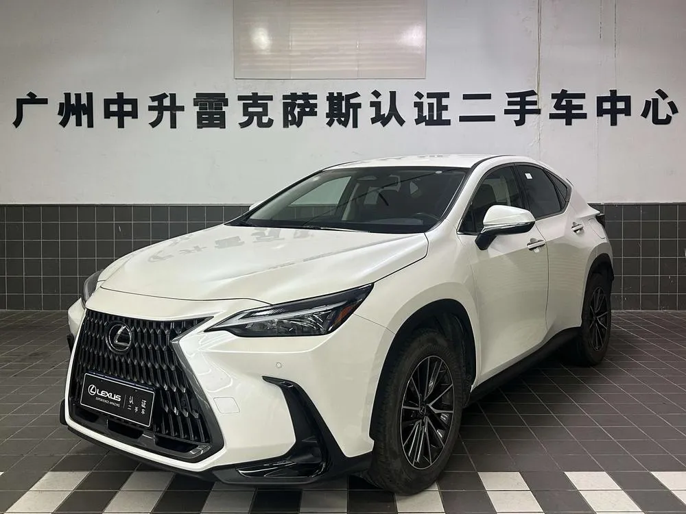 Lexus NX, 2023