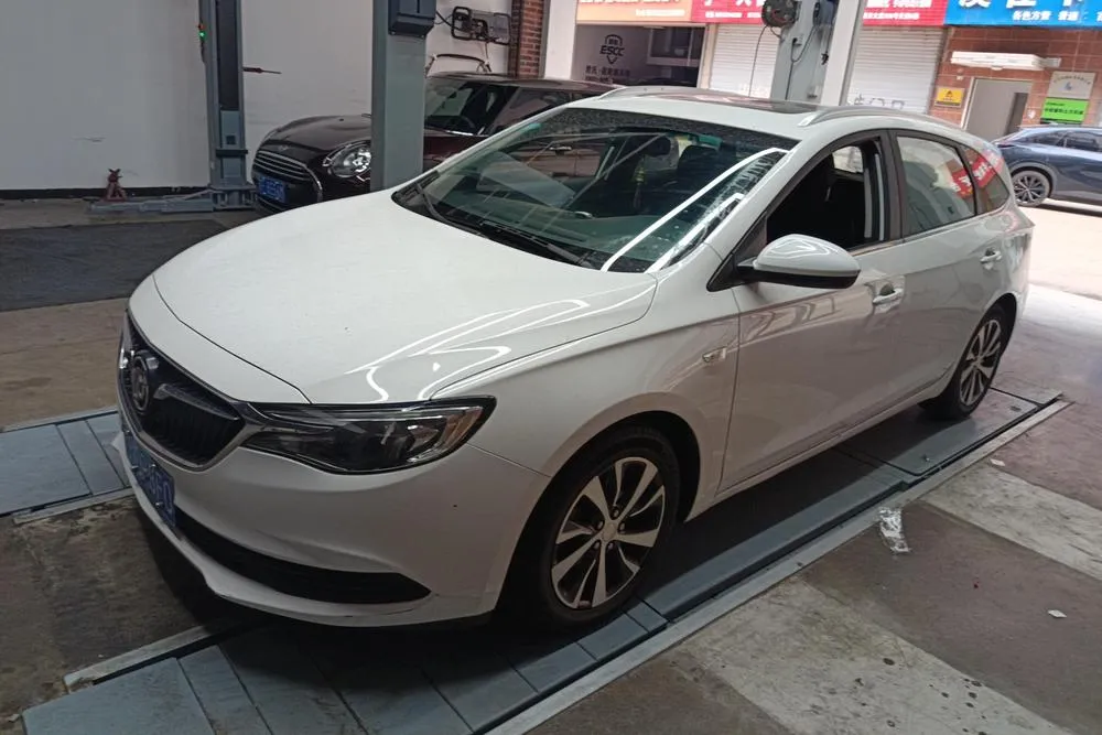 Buick Yuelang 18T Auto Connected Elite Version CN5, 2019 — фото 1