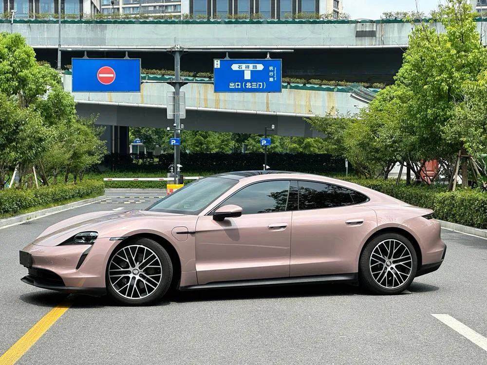 Porsche Taycan, 2020