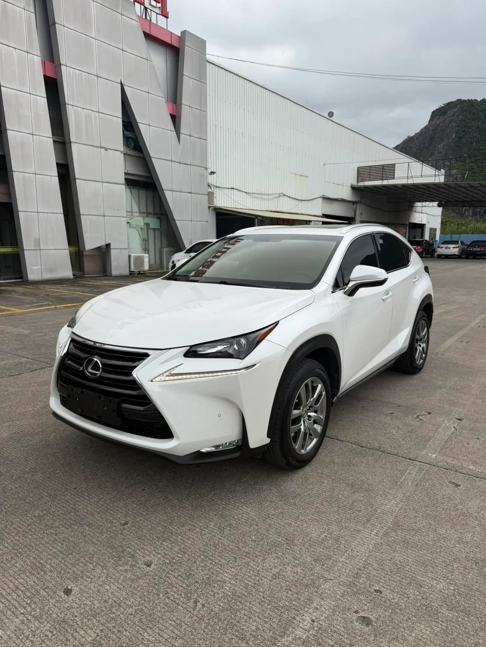 Lexus NX, 2015